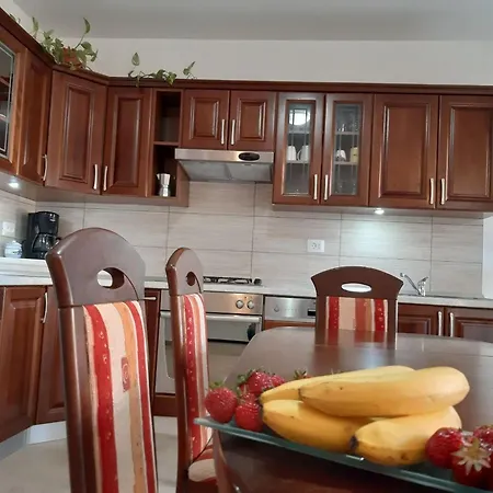 In Near Golf Course Apartman *