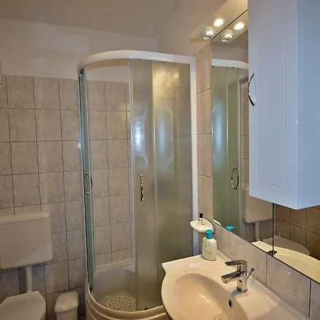 In Near Golf Course Apartman Póla