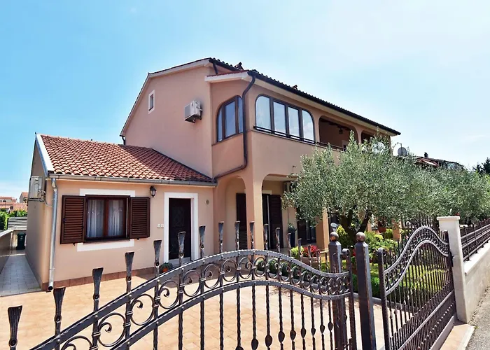 Апартаменты In Near Golf Course