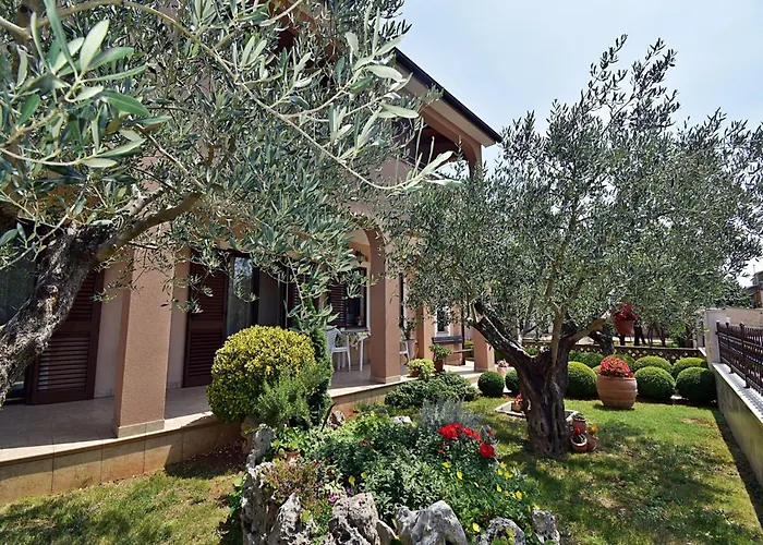 In Near Golf Course Apartman