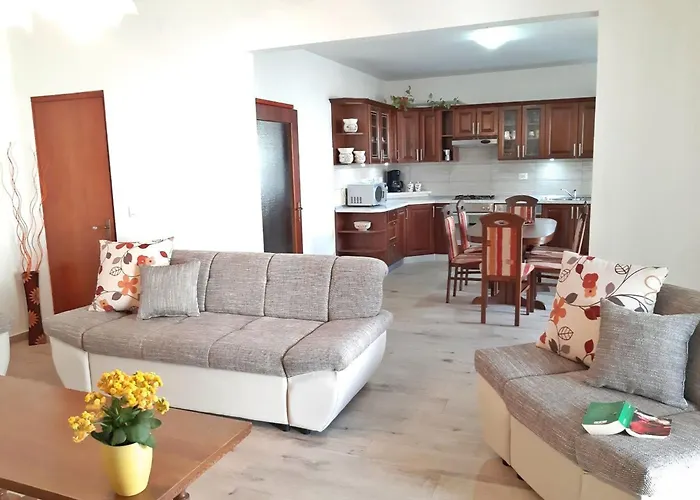 In Near Golf Course Apartman