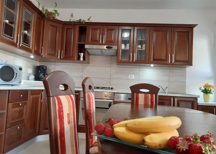 Apartment In Near Golf Course Pula